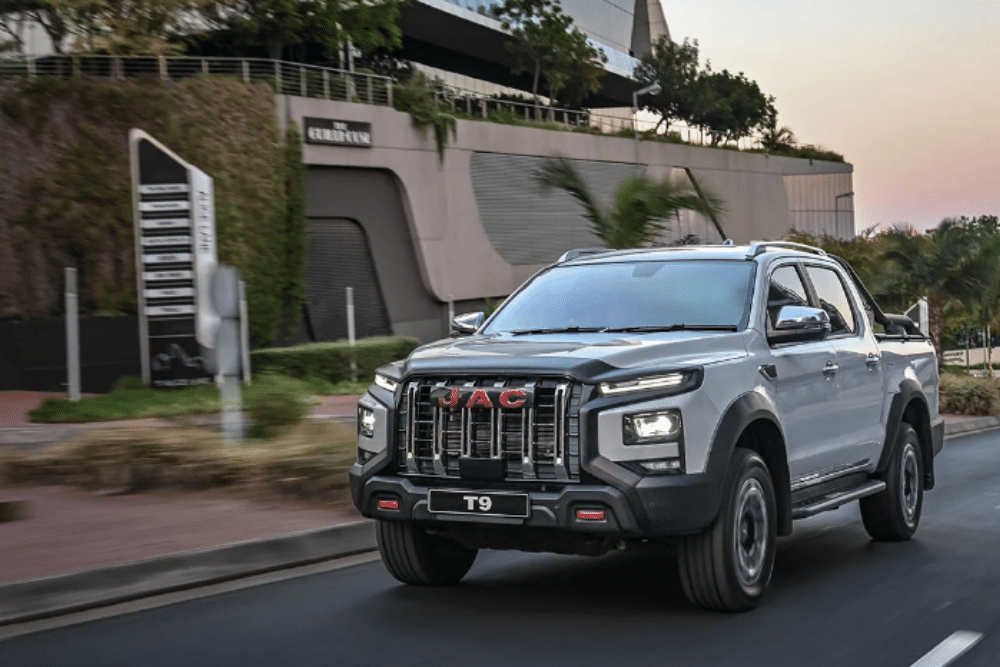 JAC T9 EV ute